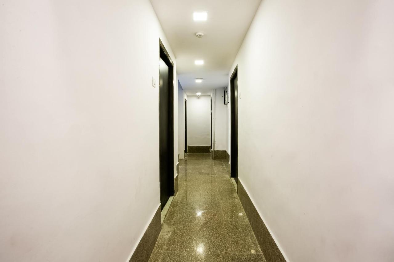 Oyo Flagship 77192 Shangrila Nehru Road Hotel Mumbai