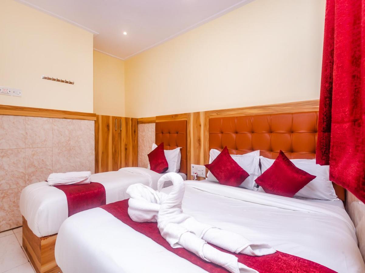 Hotel Aman Near Cst