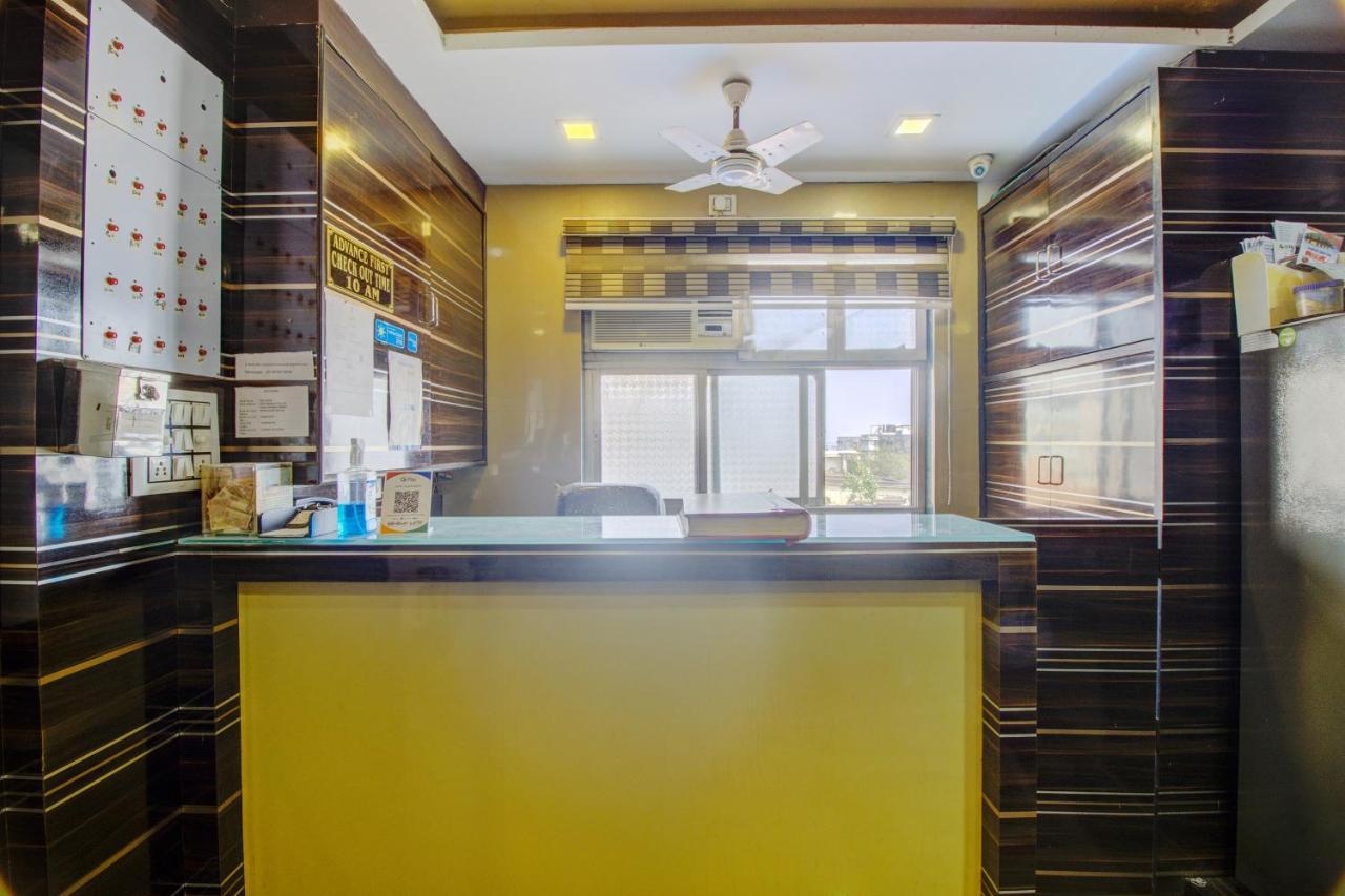 Oyo 76486 Silver Moon Hotel 2*