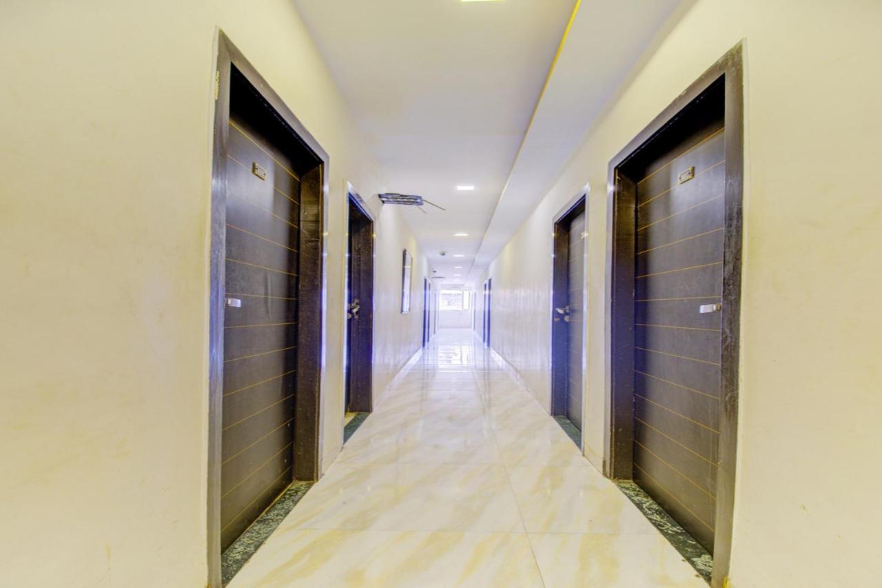 Hotel Oyo 76486 Silver Moon Mumbai
