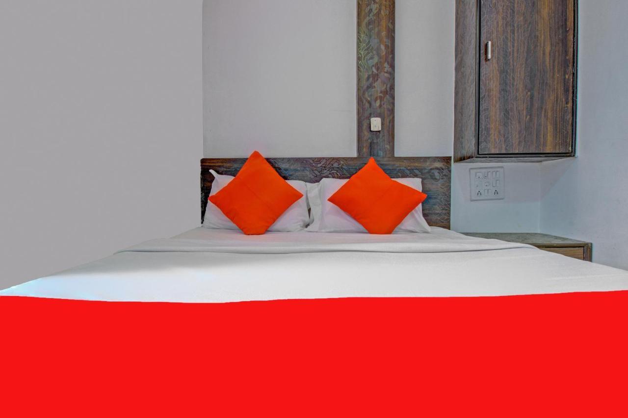 Oyo 76486 Silver Moon Mumbai