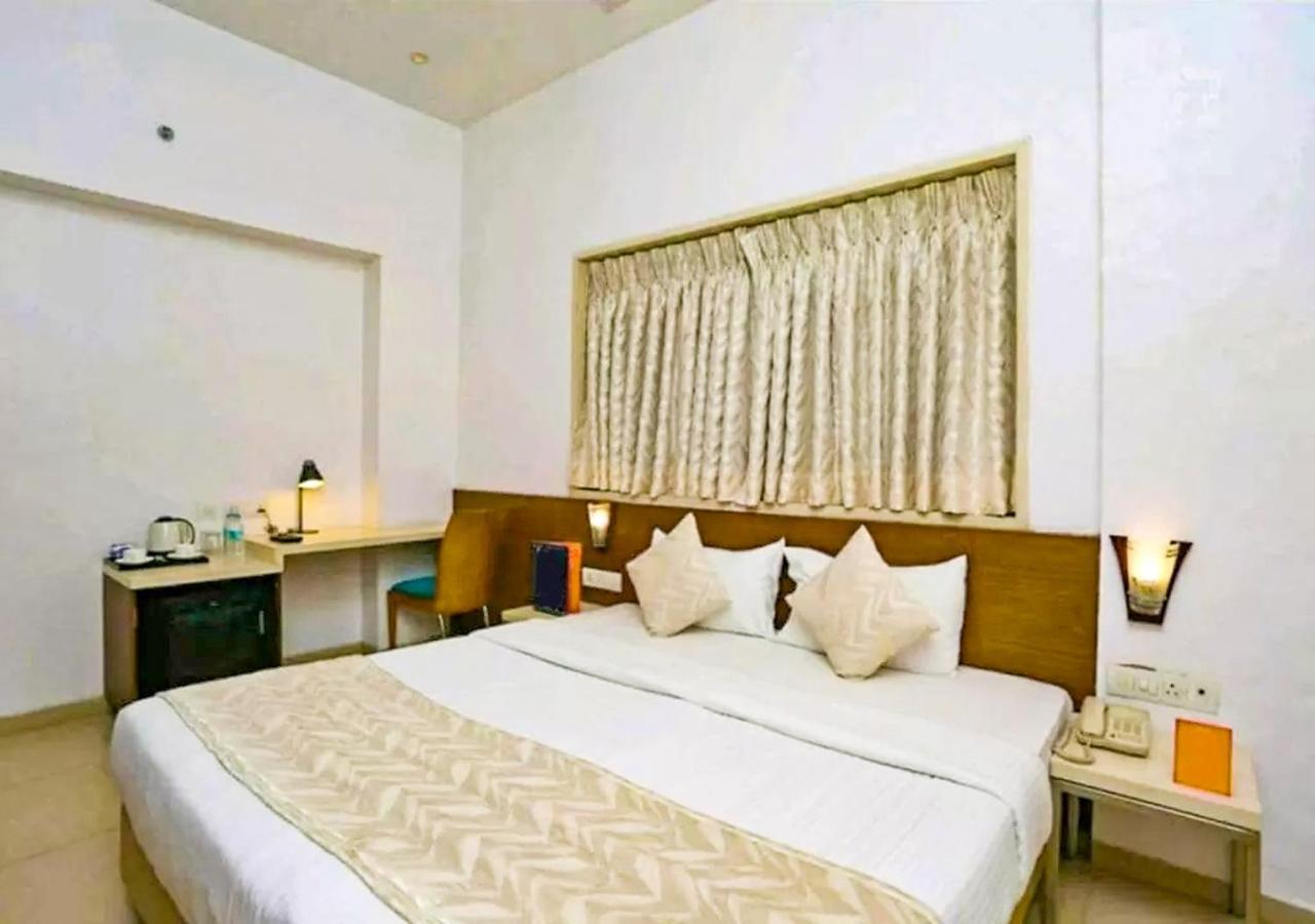 Suncity Premiere, Near To Airport Hotel 3*