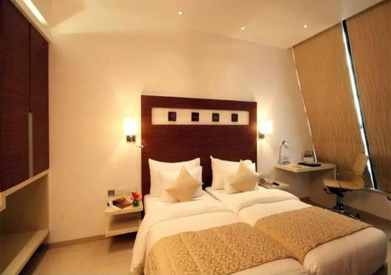 Hotel Suncity Premiere, Near To Airport 3*