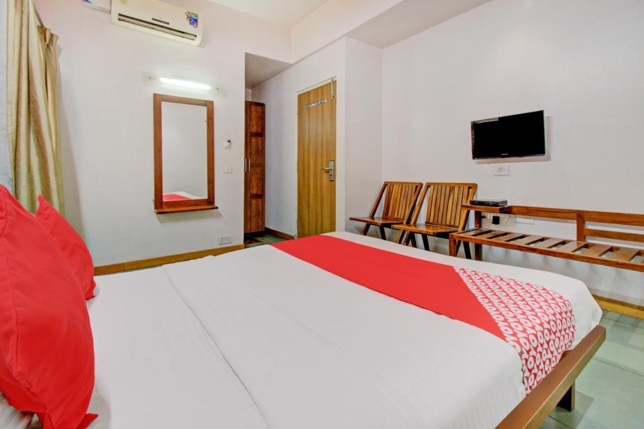 Vaccinated Staff- Oyo 1784 Ascot Hotel 3*