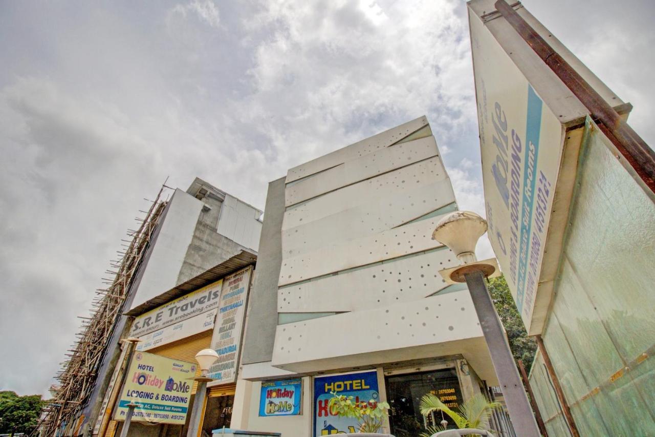 Vaccinated Staff- Oyo 1784 Ascot Hotel Mumbai