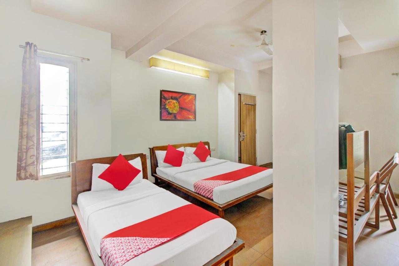 Vaccinated Staff- Oyo 1784 Ascot Hotel 3*