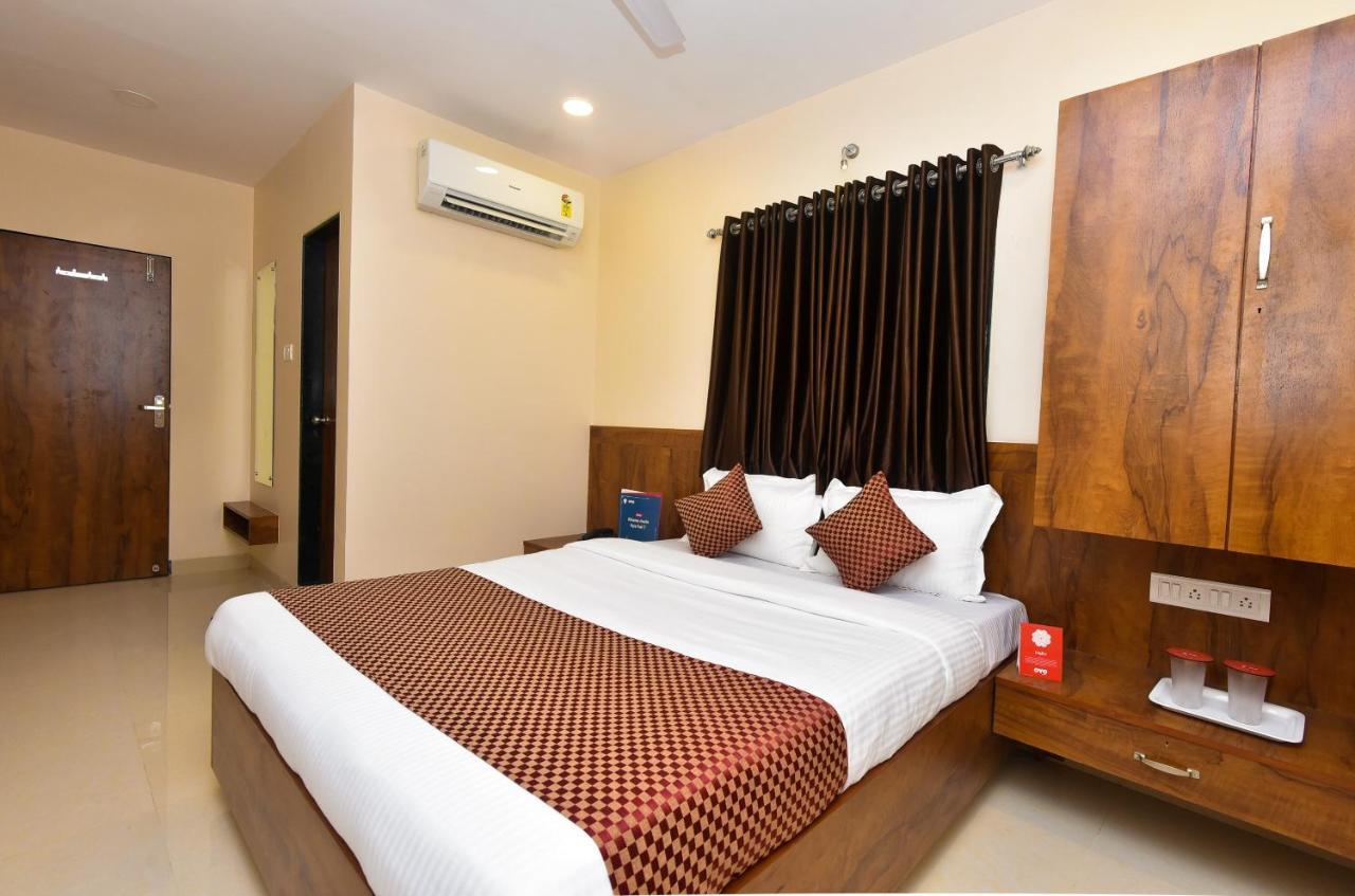 Hotel Oyo 8757 Prakash Mumbai