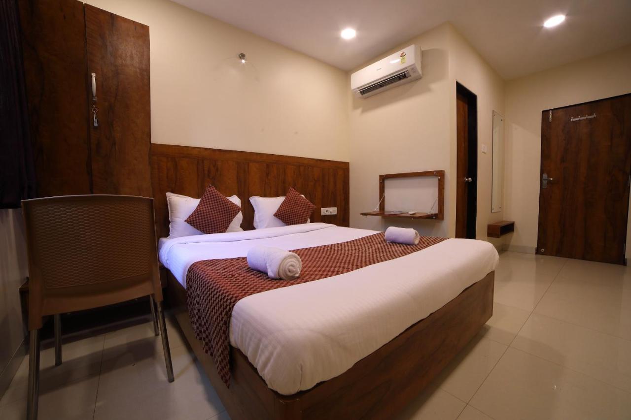 Hotel Oyo 8757 Prakash
