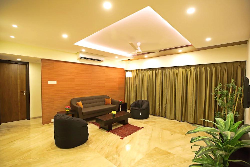 Fabexpress Nirvana Grace Hotel