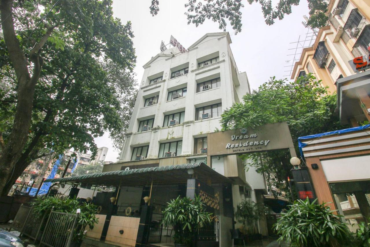 Vaccinated Staff- Capital O75414 Dream Residency Mumbai