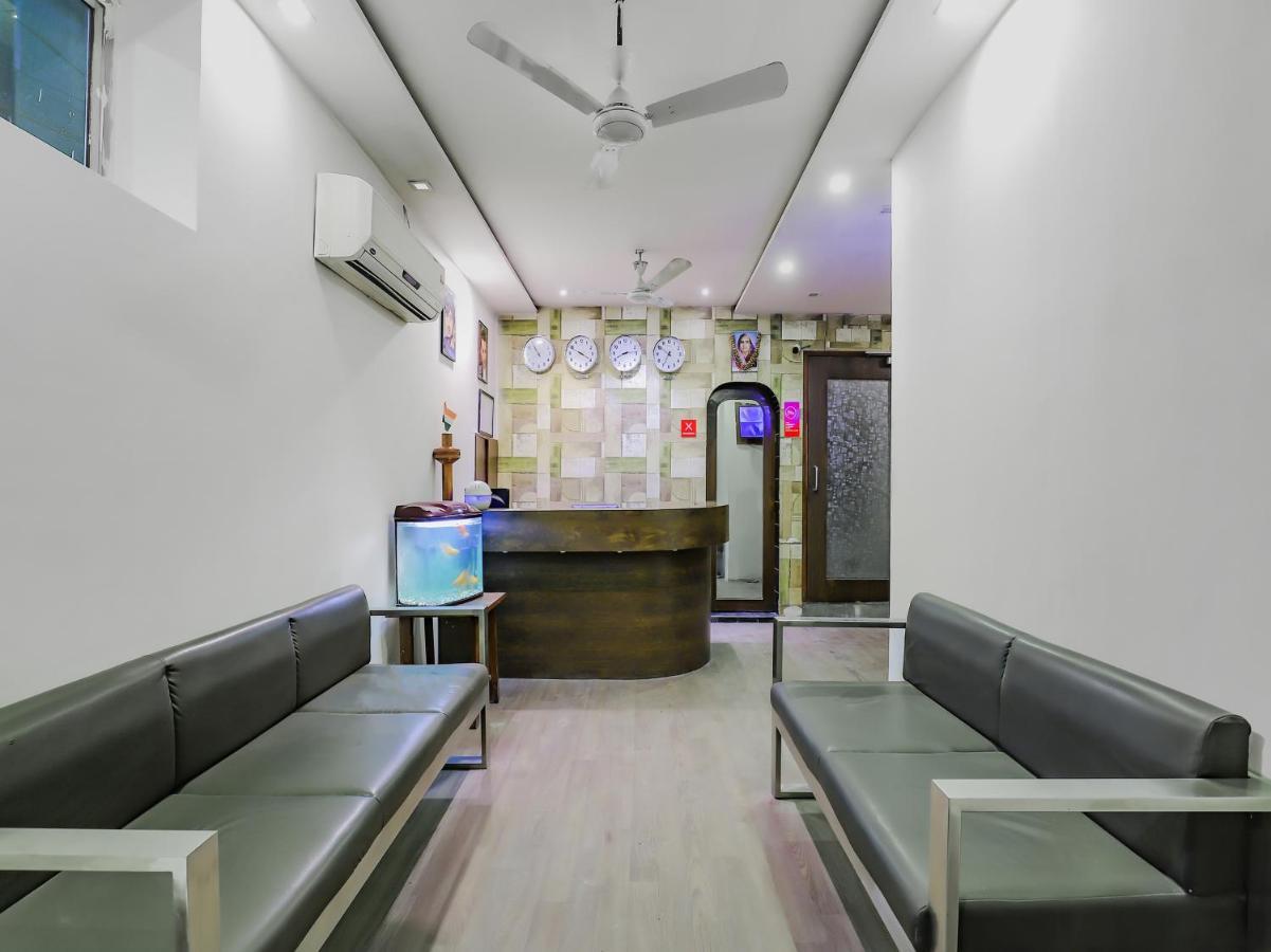 Oyo 80295 Basera 3* Mumbai