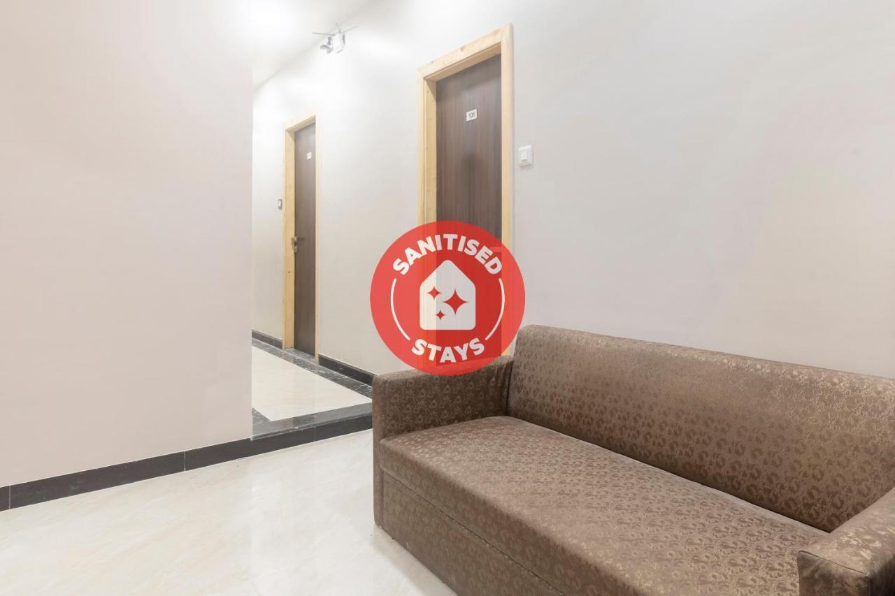 Super Oyo Blue Executive Near Chhatrapati Shivaji International Airport Hotel 3*