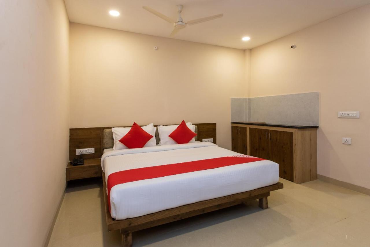 Oyo 64827 Marve Residency Hotel Mumbai