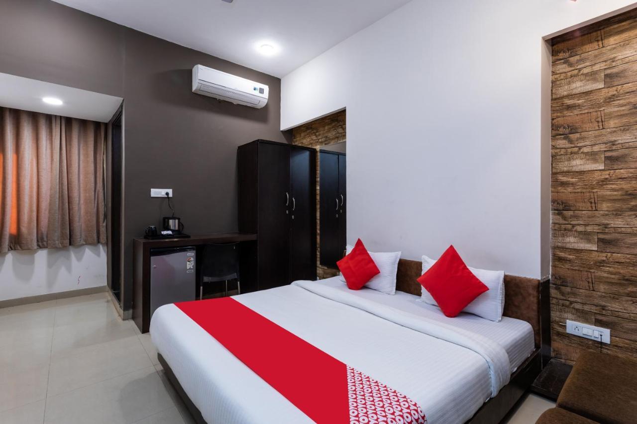 Oyo 64827 Marve Residency Hotel Mumbai