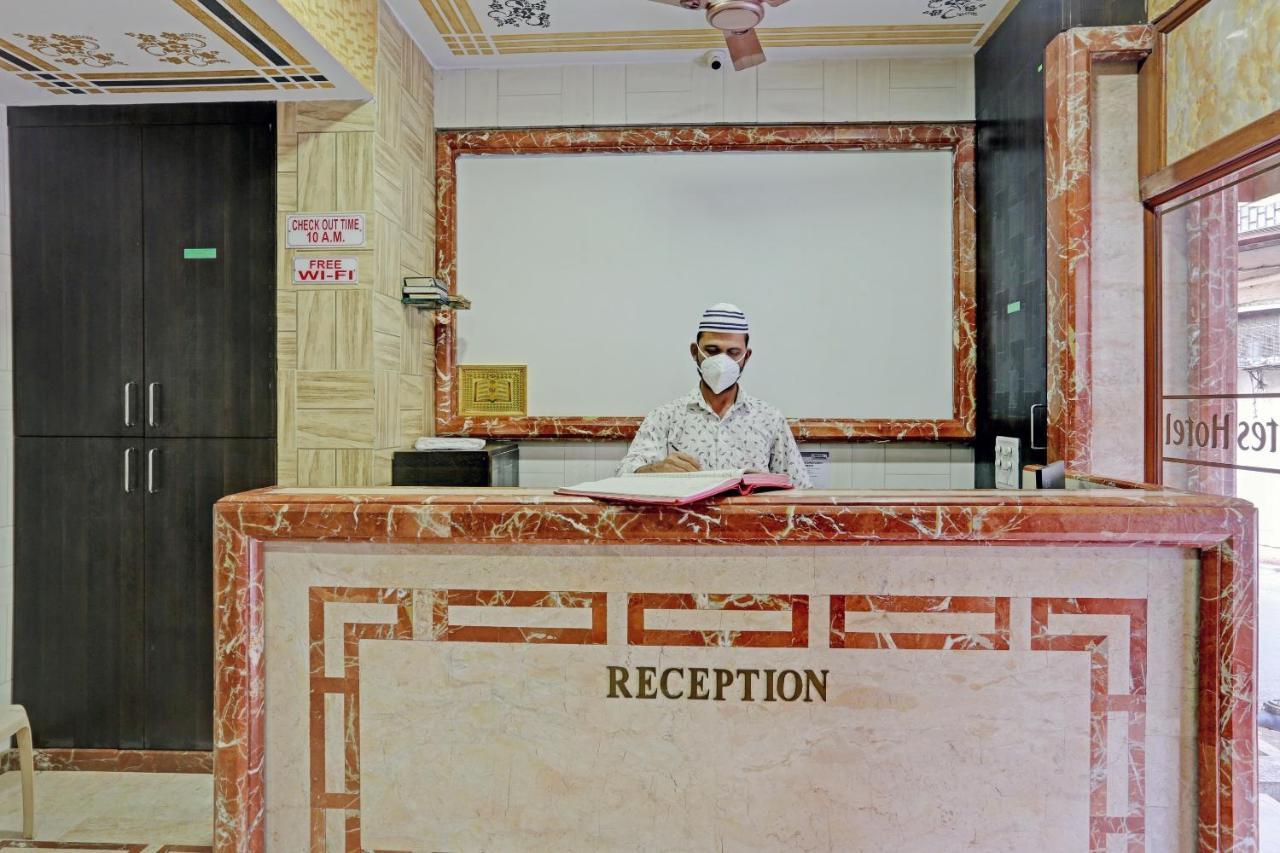Capital O 79386 Hotel Emirates 3* Mumbai