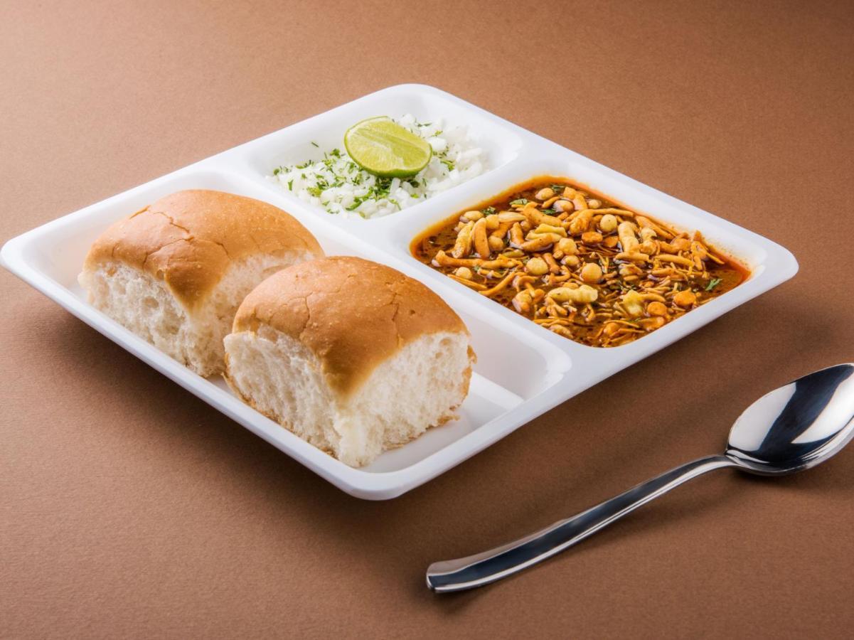Hotel Capital O 76484 Balwas International Mumbai