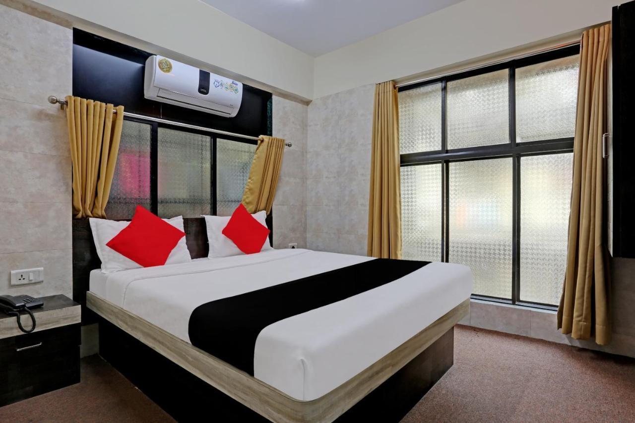 Capital O 79386 Hotel Emirates Hotel 3*