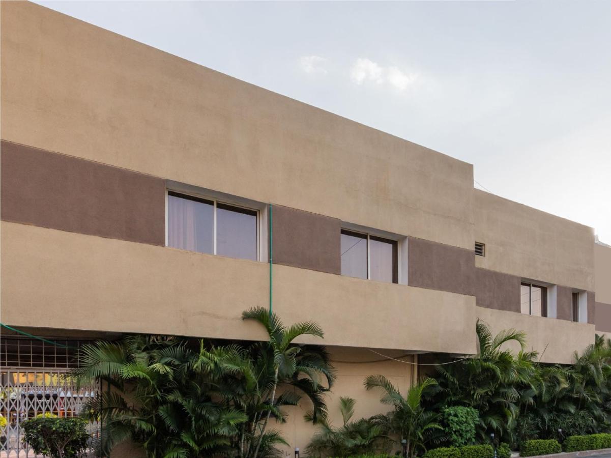 Hotel Oyo 64827 Marve Residency Mumbai