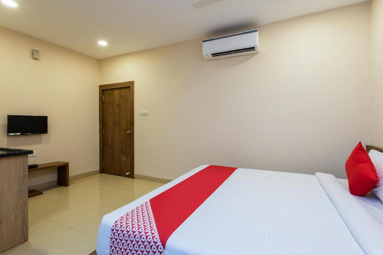 Oyo 64827 Marve Residency