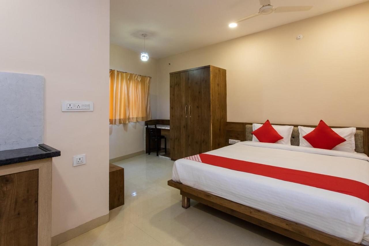 Oyo 64827 Marve Residency Mumbai