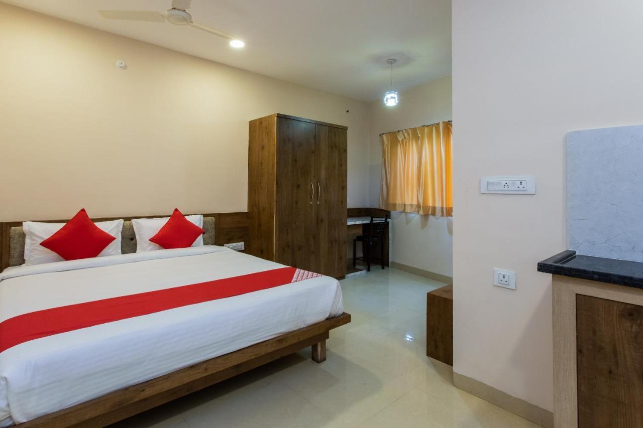 Oyo 64827 Marve Residency