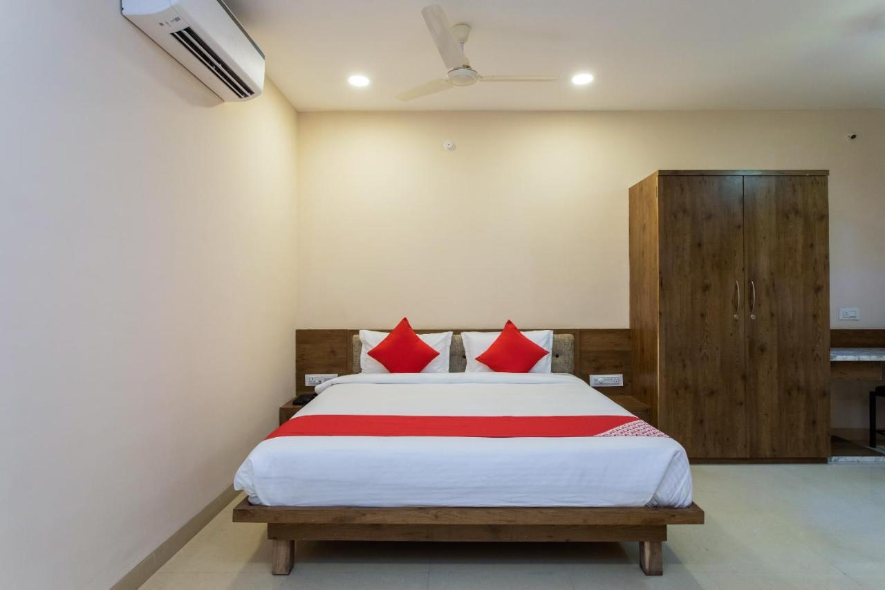 Oyo 64827 Marve Residency 3*