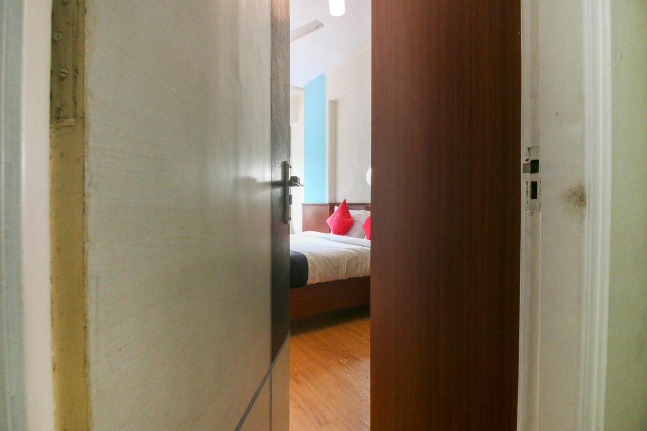Vaccinated Staff- Capital O75414 Dream Residency 3* Mumbai