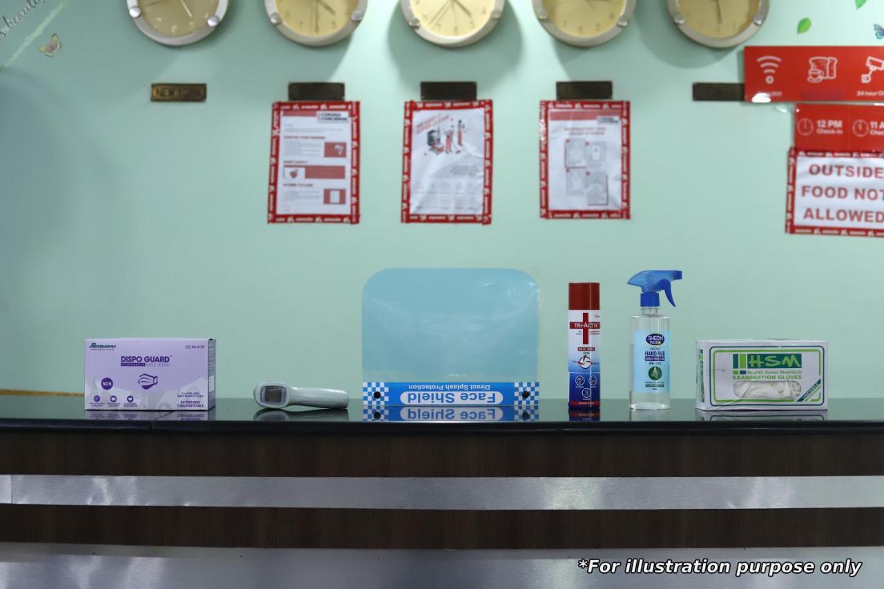 Hotel Vaccinated Staff - Oyo 22055 Dadar Residency Mumbai