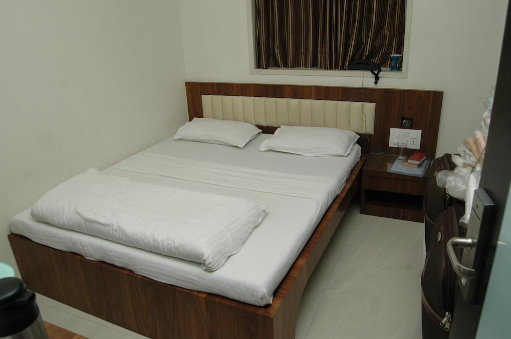 Causeway, Colaba Hotel Mumbai