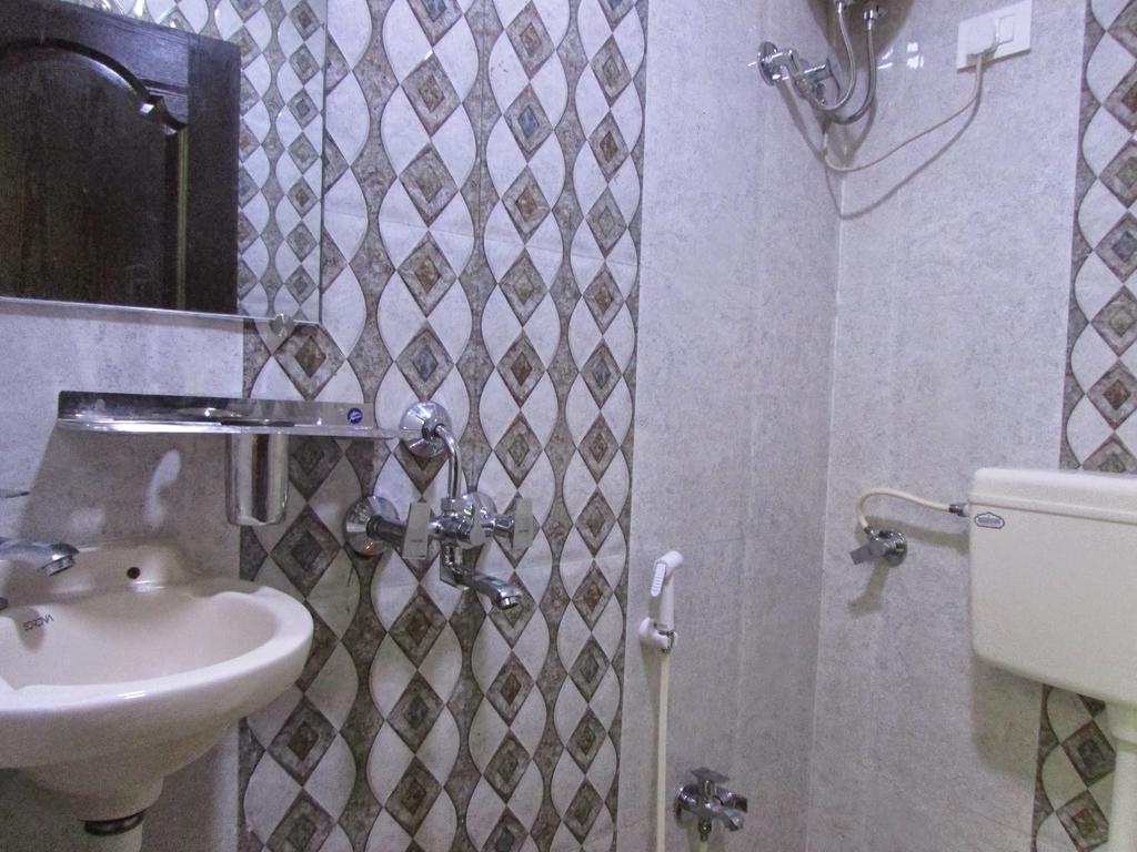 Hotel Royal Annex 2*