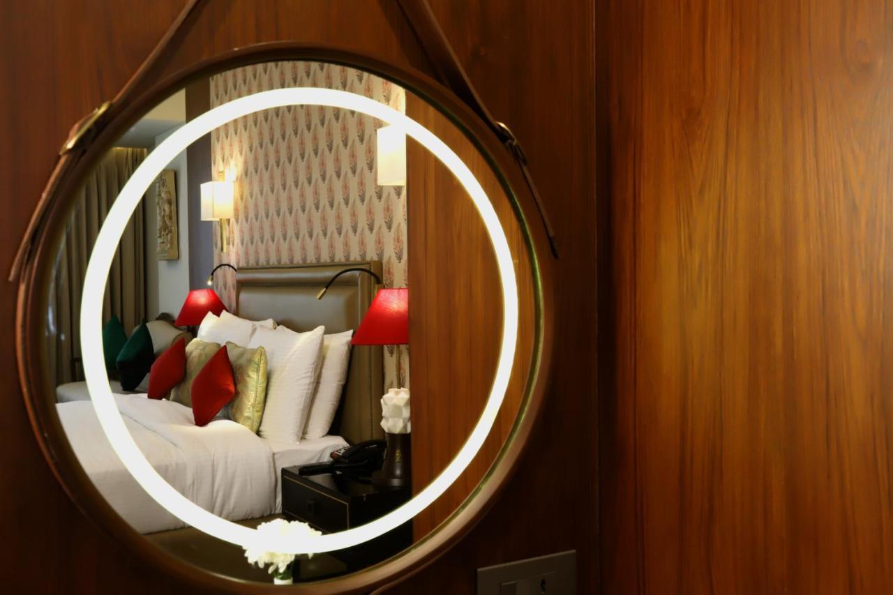 The Ambassador, Marine Drive, 4*