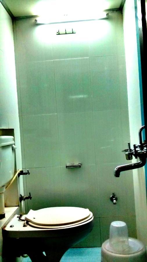 Almas Andheri West 3*