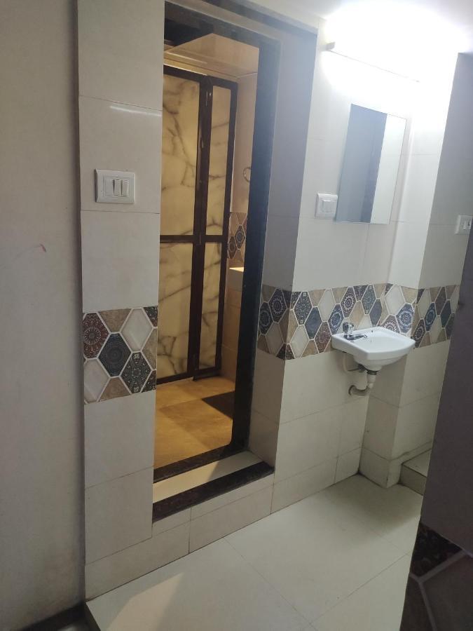 Almas Andheri West Hotel 3*