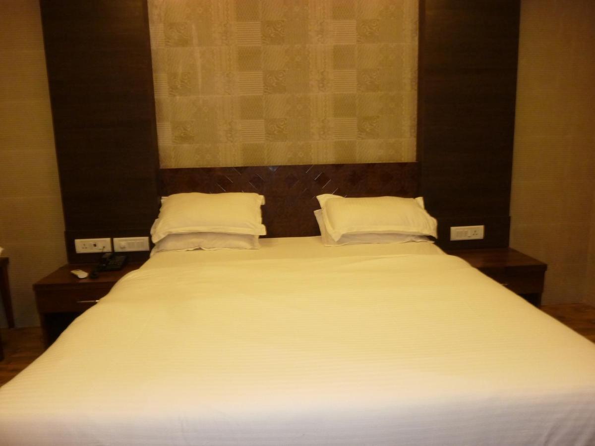 Orient Palace Hotel