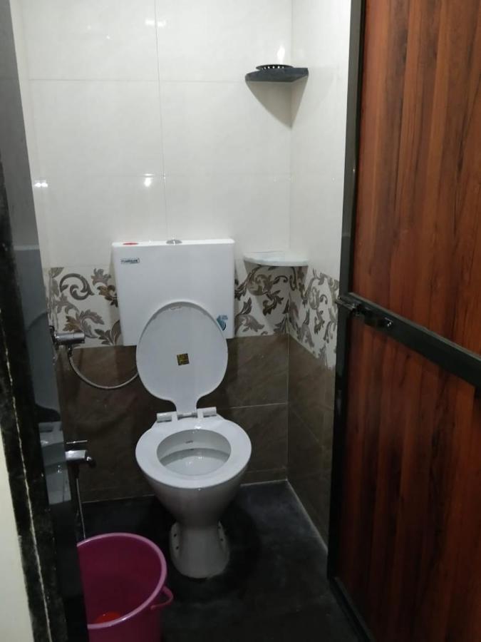 Sadguru Lodge 2*