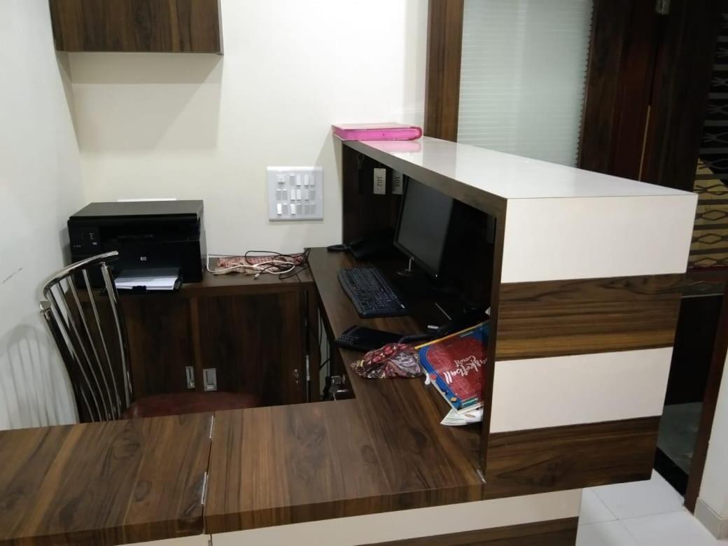 Sadguru Lodge Mumbai