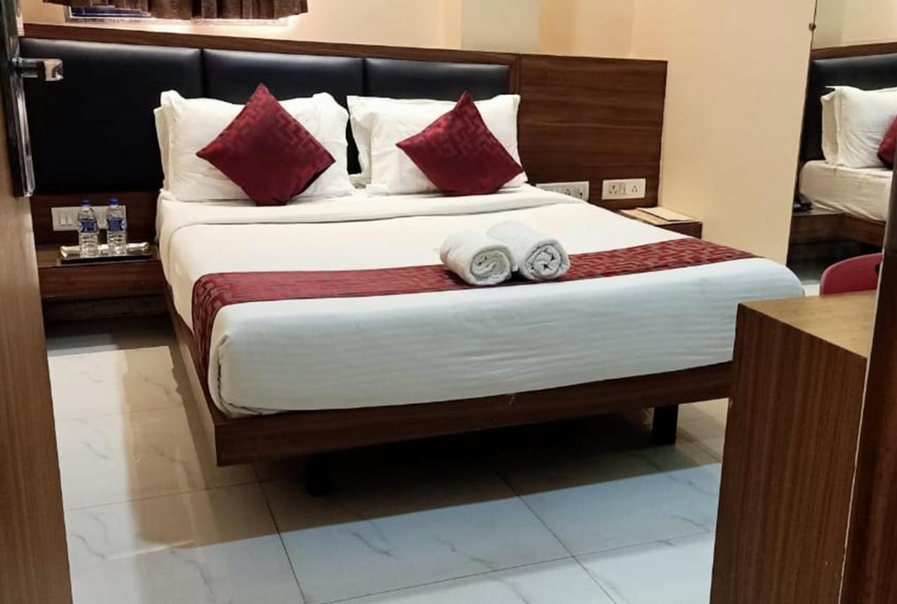 Apex International Near Airport 3*