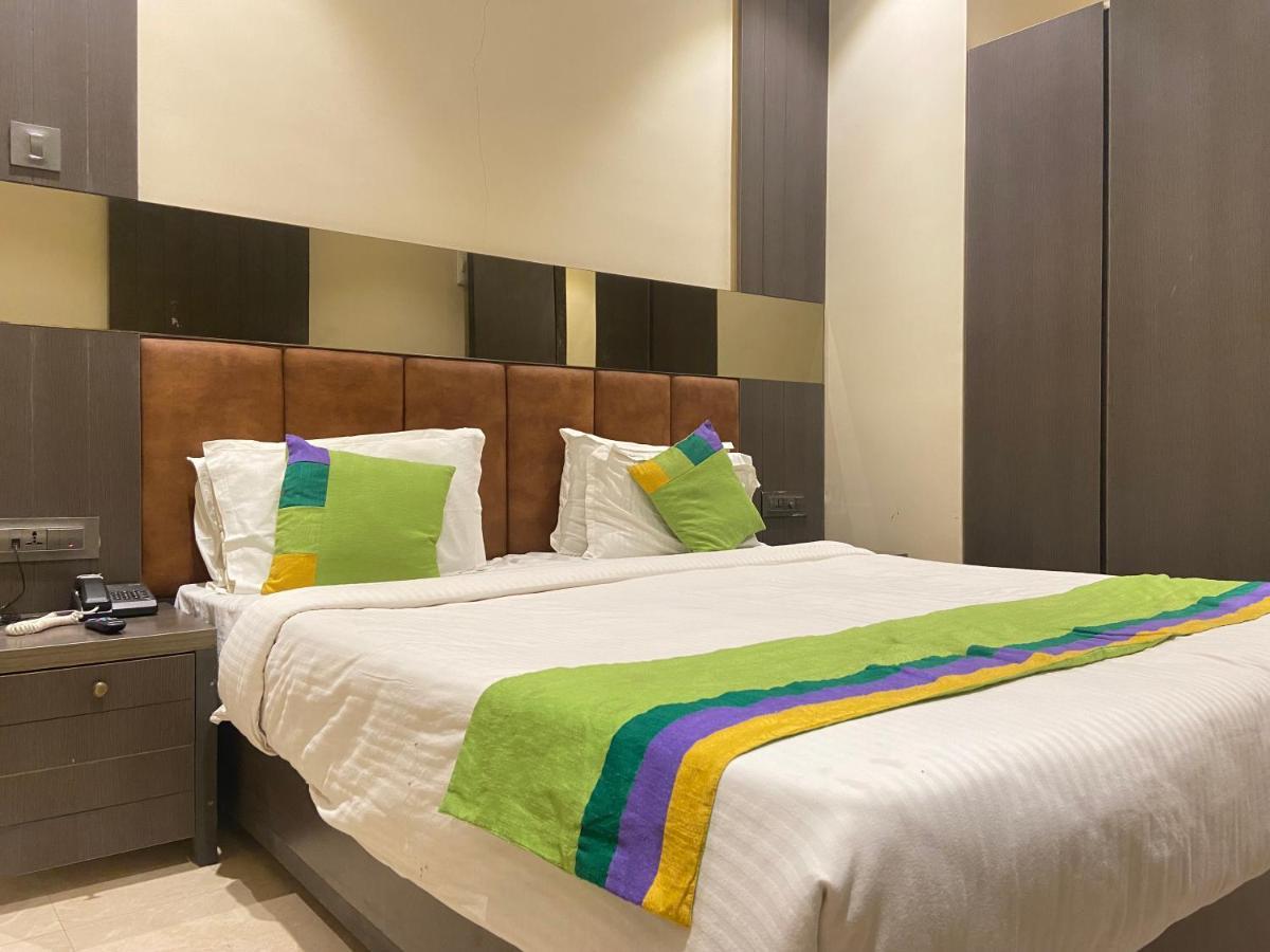 Hotel Oyster Andheri West 3*