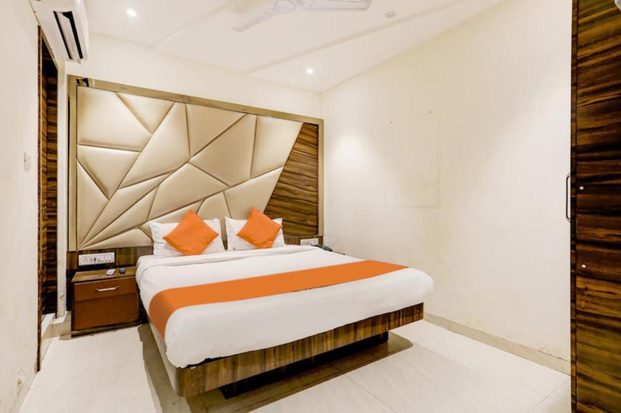 Hotel Fabexpress Victoria Grand 3*