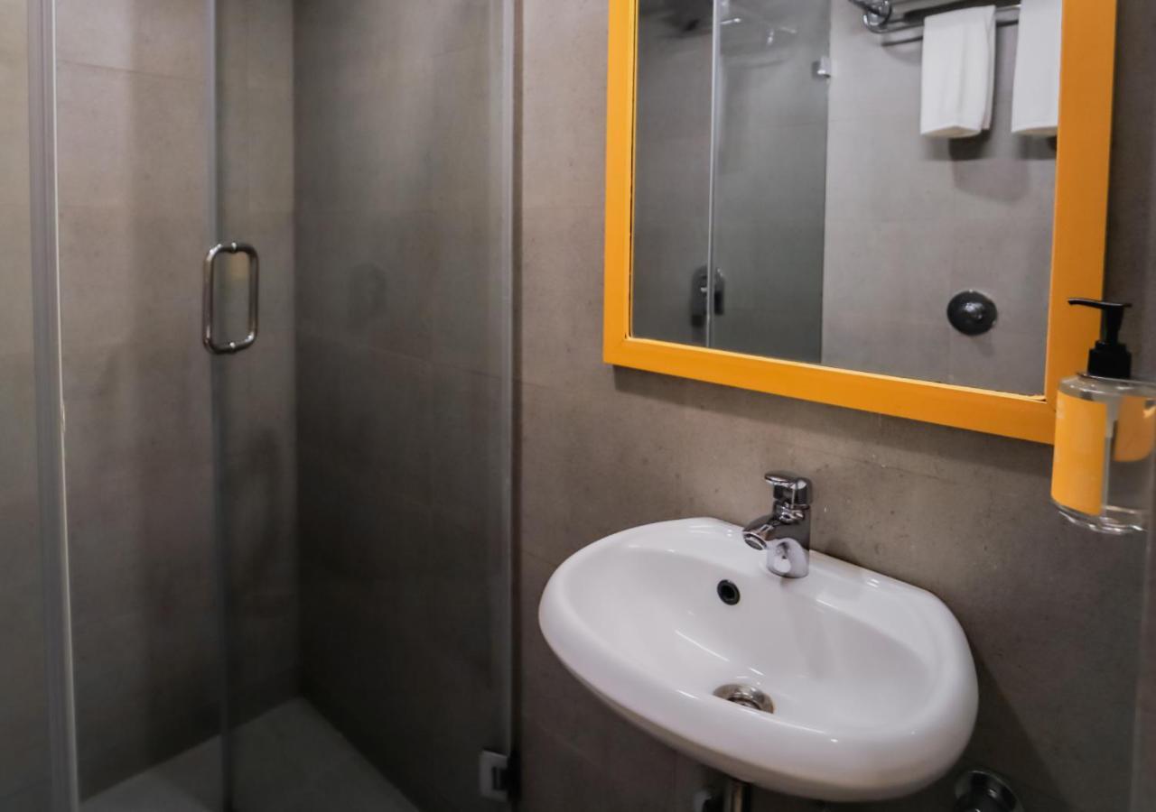 Bloom - Worli South 4*