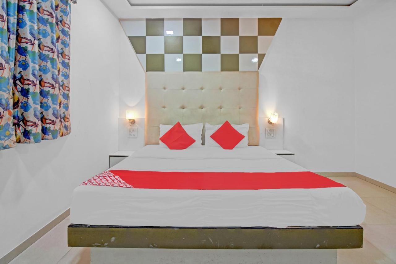Flagship 83490 Hotel Bently Palace 3*