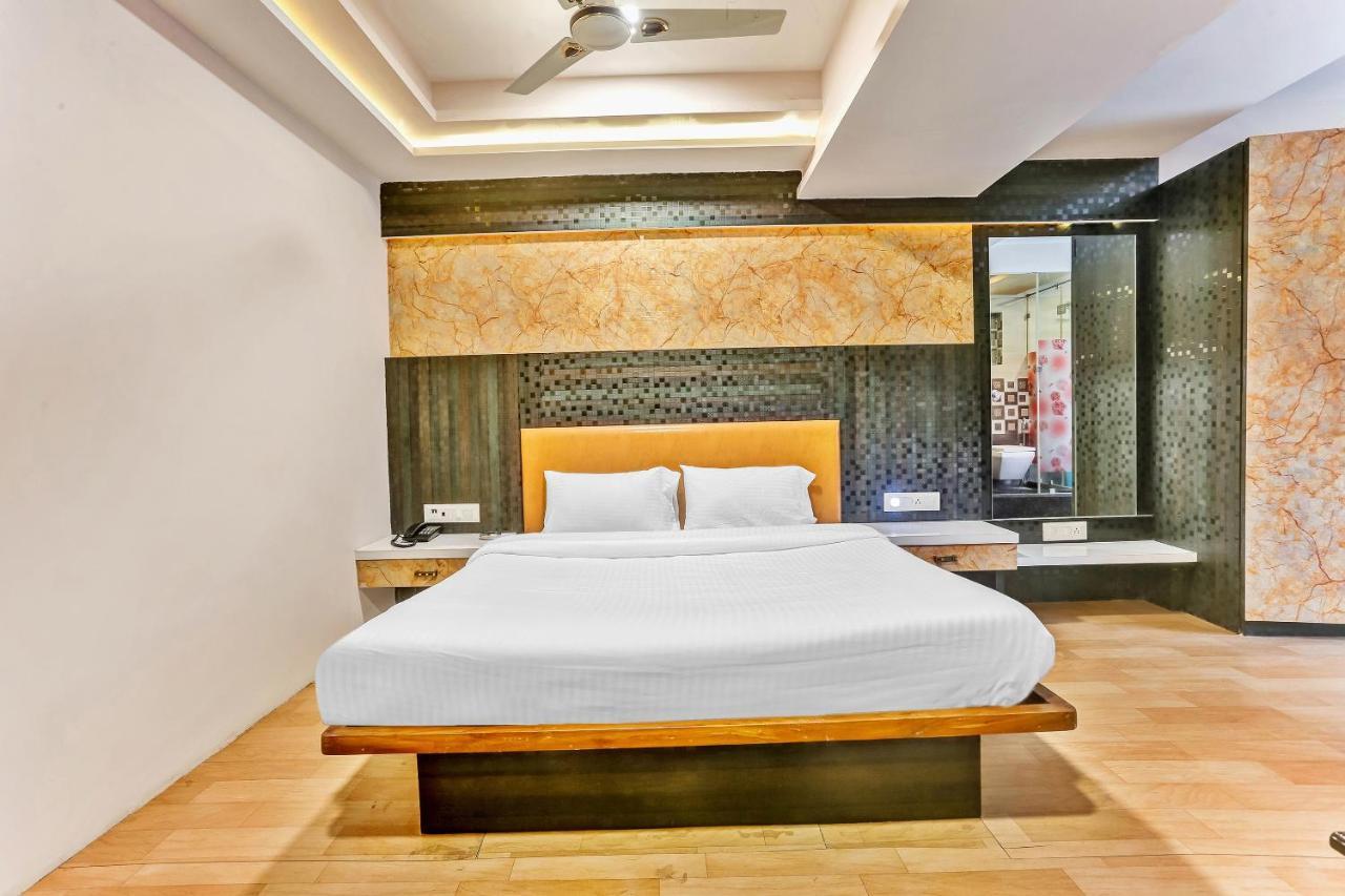Oyo Flagship 83396 Hotel Vinyasa Residency 3*