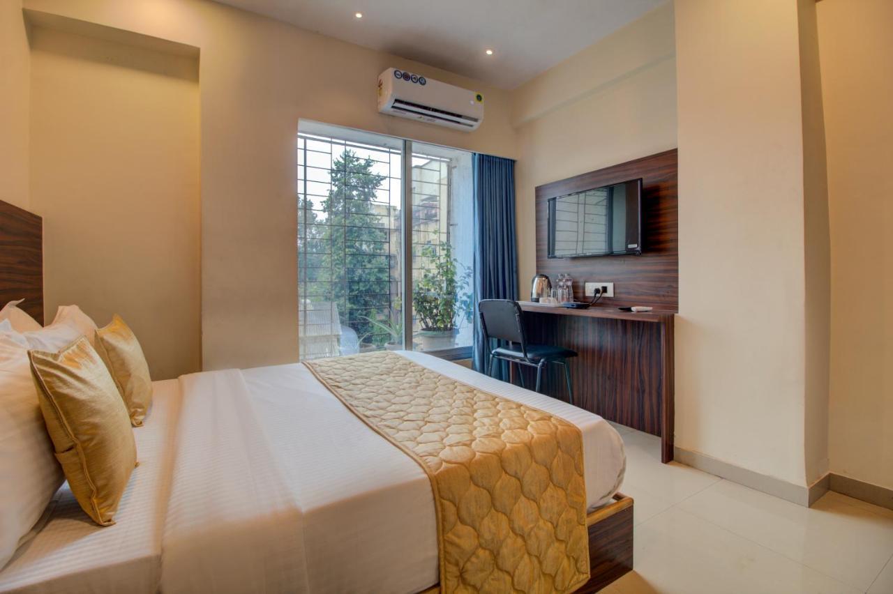 Hotel Malad Opposite Malad Railway Station Mumbai
