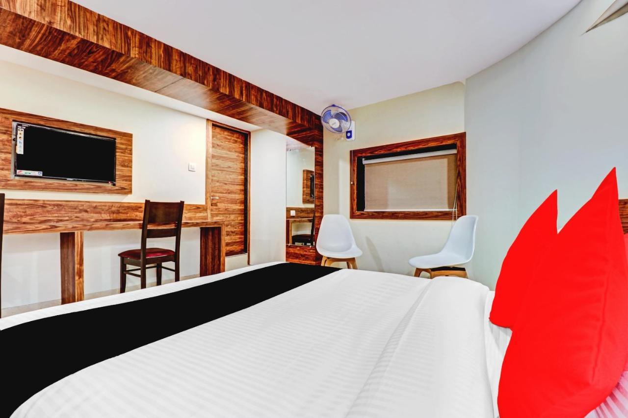 Capital O 79228 Peninsula Suites Mumbai