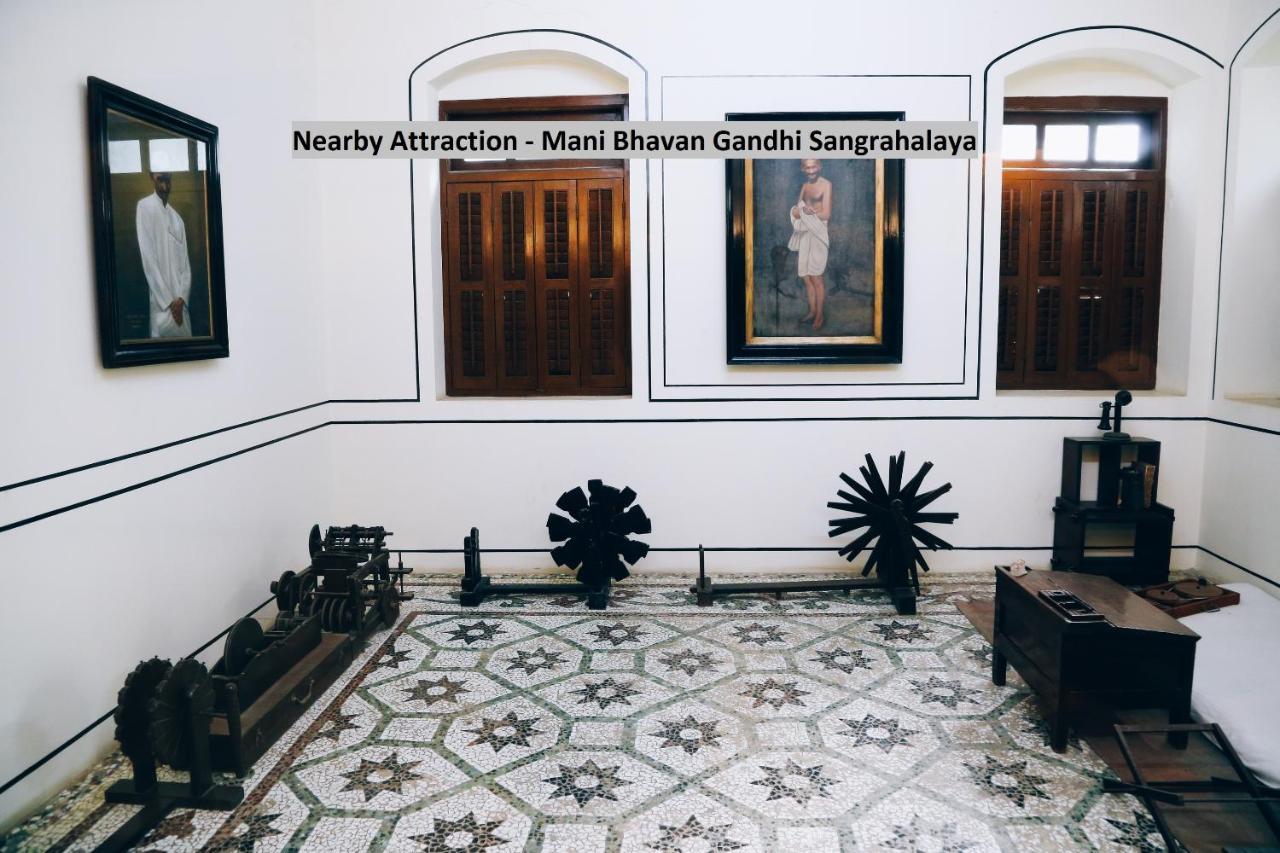 Minerva Residency - Near Grant Road Railway Station 3*