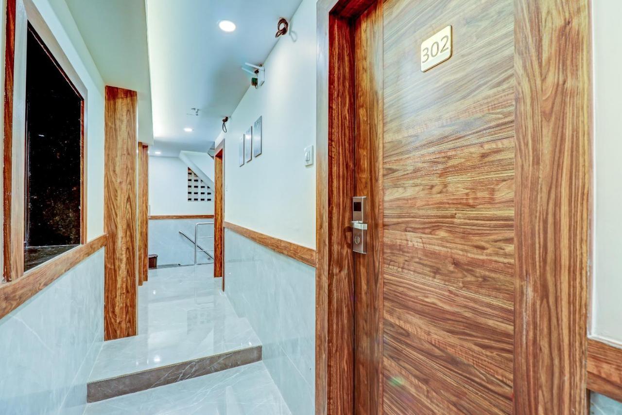 Hotel Capital O 79228 Peninsula Suites