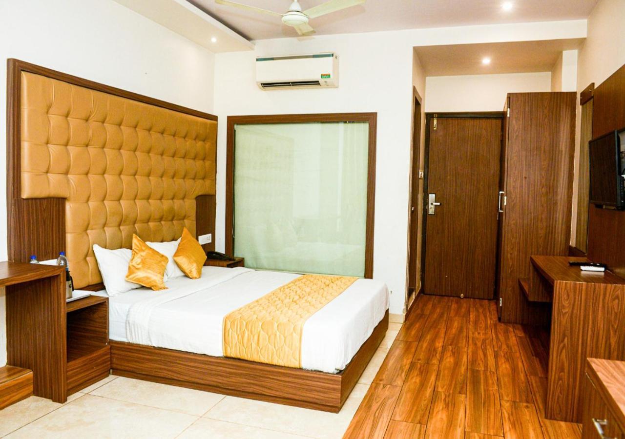 Bkc - Near Trade Center, Visa Consulate 3*