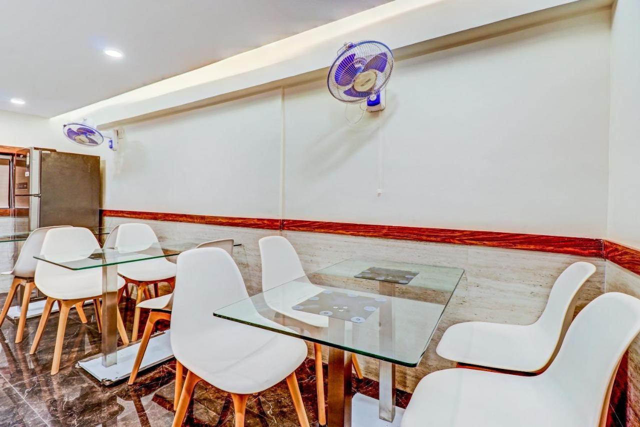 Hotel Capital O 79228 Peninsula Suites
