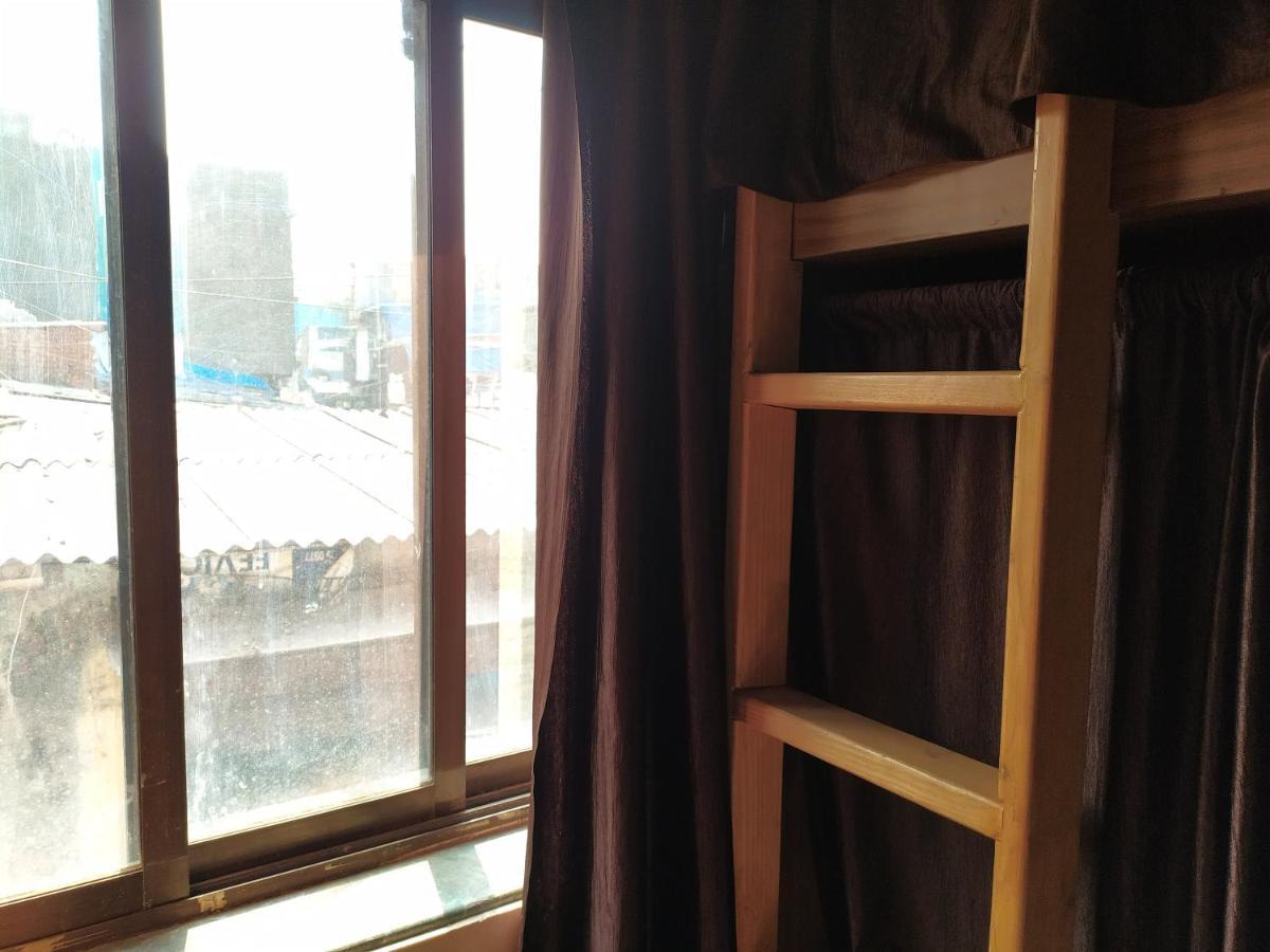 Super Ac Deluxe Hostel