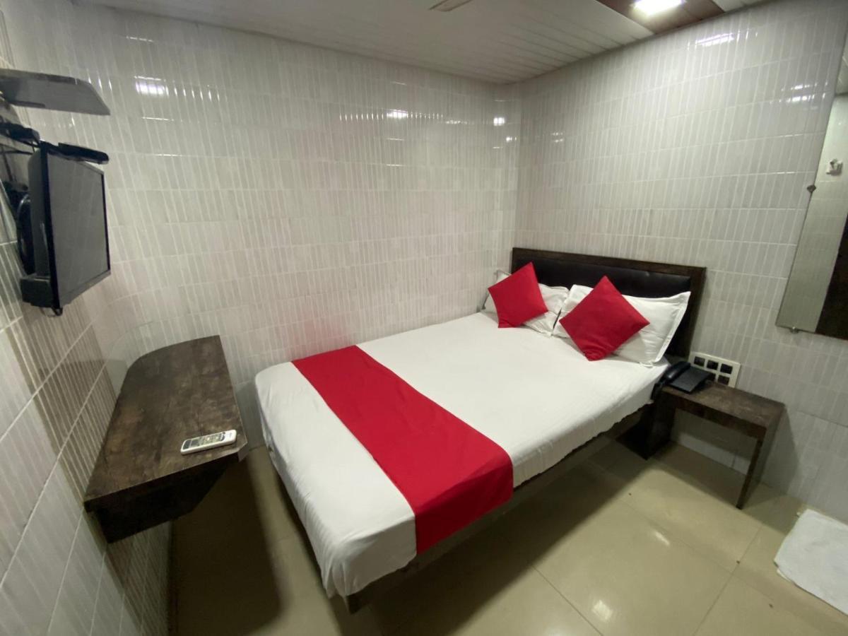 Paris Residency Next To Dadar Railway Station Hotel